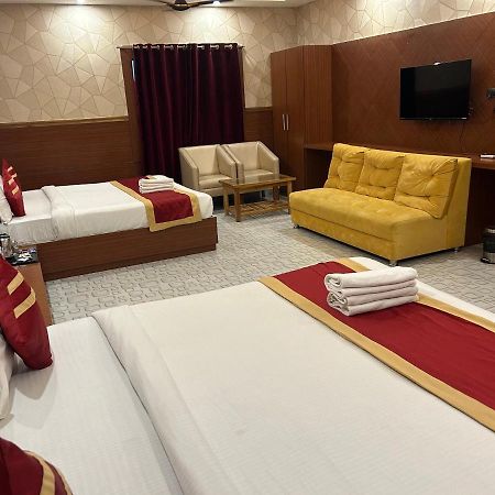 Royal Heritage Hotel & Resort Ayodhya Exterior foto