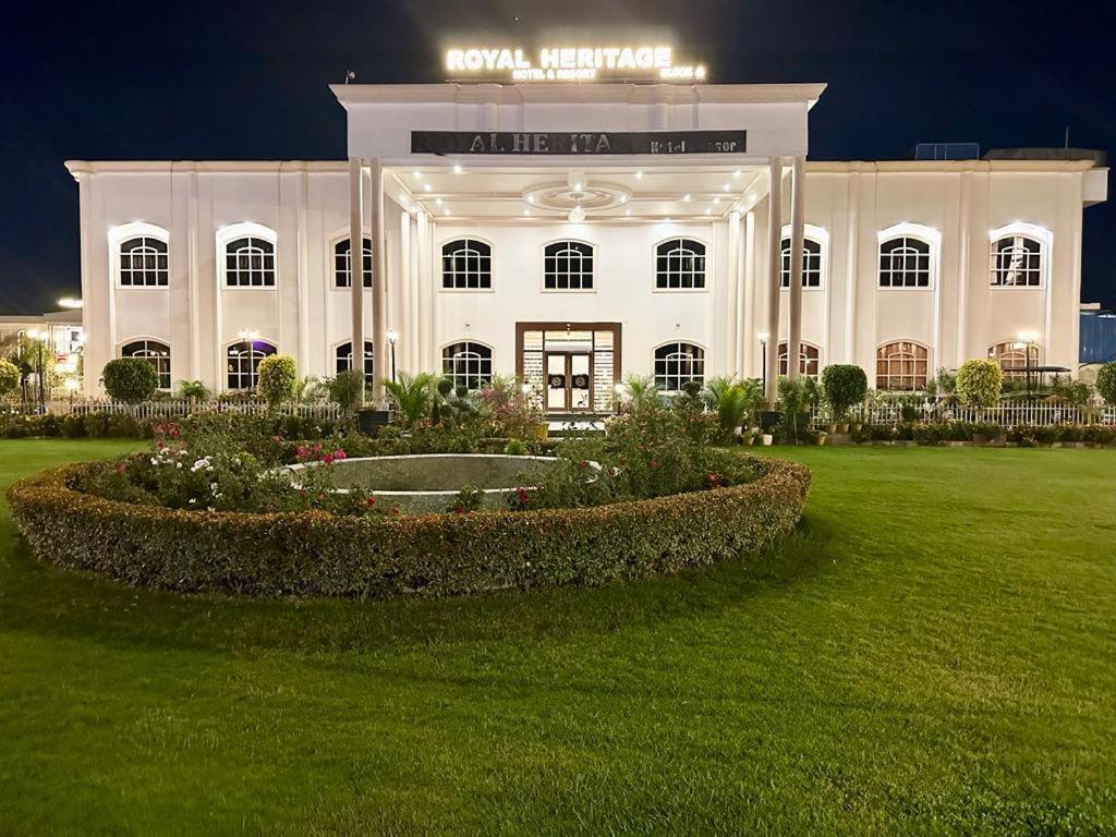 Royal Heritage Hotel & Resort Ayodhya Exterior foto