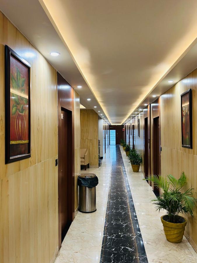 Royal Heritage Hotel & Resort Ayodhya Exterior foto