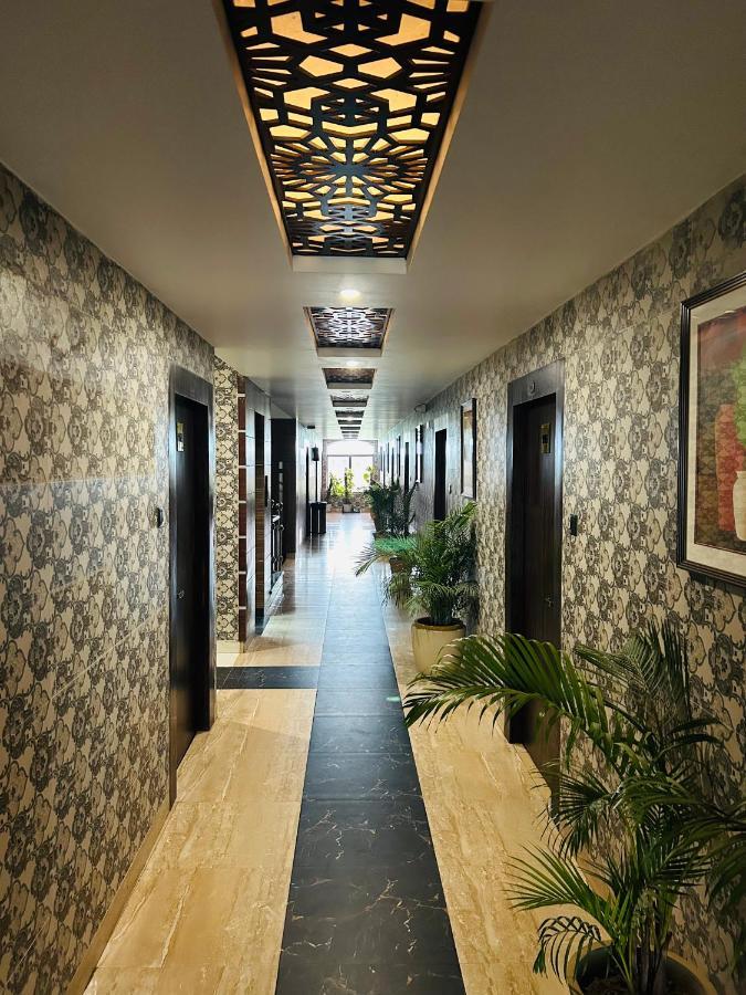 Royal Heritage Hotel & Resort Ayodhya Exterior foto