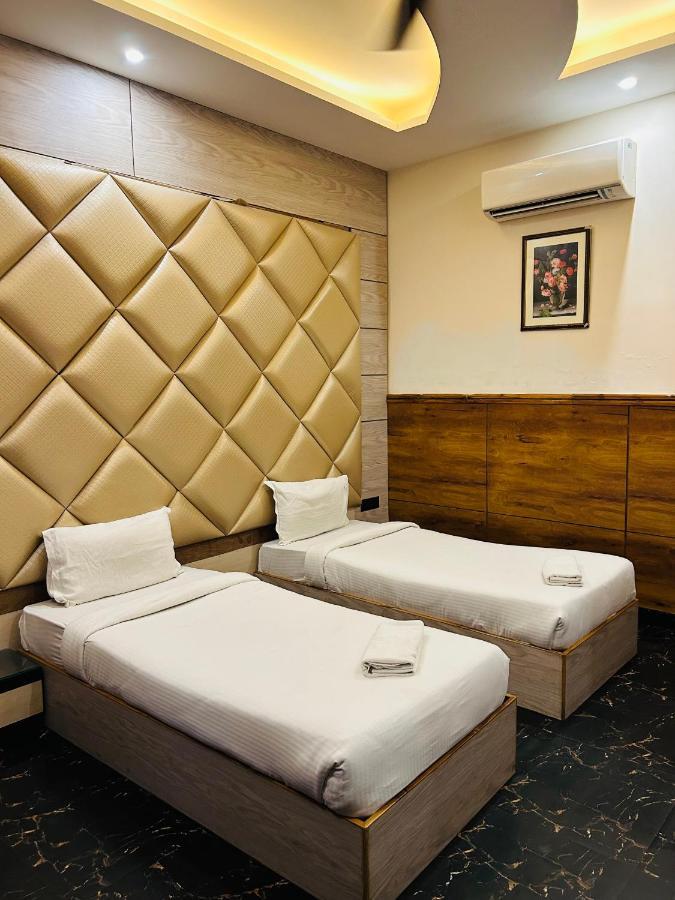 Royal Heritage Hotel & Resort Ayodhya Exterior foto
