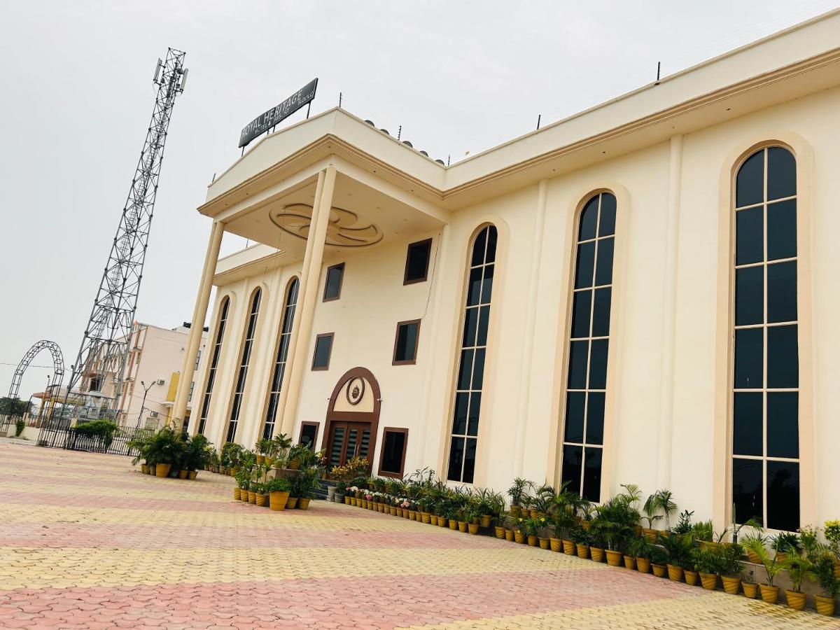 Royal Heritage Hotel & Resort Ayodhya Exterior foto